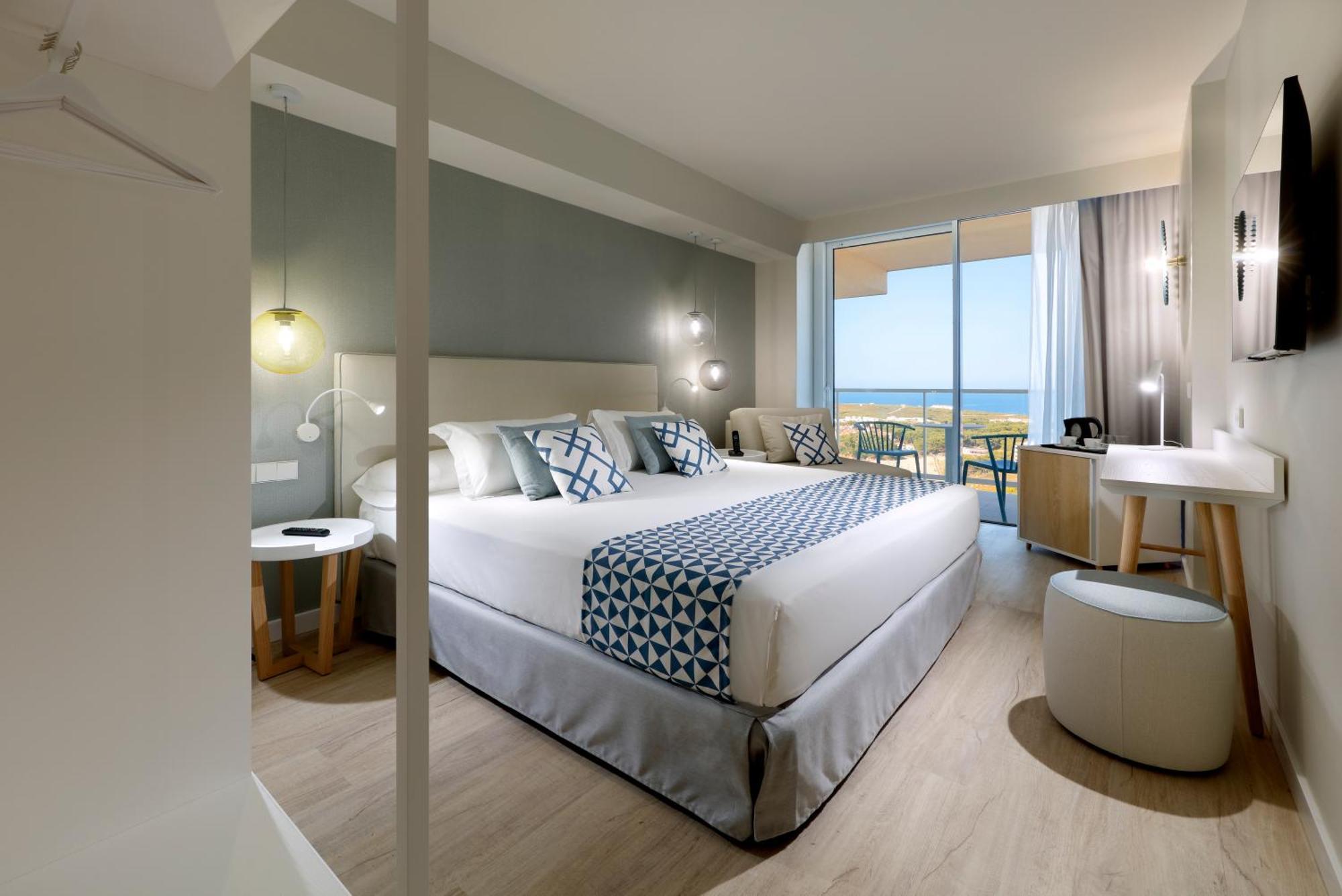 Deluxe Double Room with Sea View,1223979949:JPEG